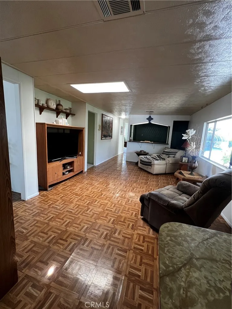https://cdn.realtyfeed.com/cdn/127/306640997/b252510cdab62fb7e573e8a452f261ab.webp