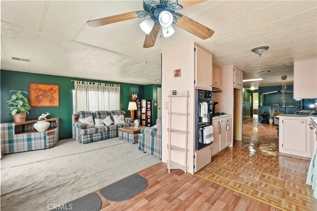 https://cdn.realtyfeed.com/cdn/127/306640997/c6e910d1890b466a76e1055e264e674e.webp