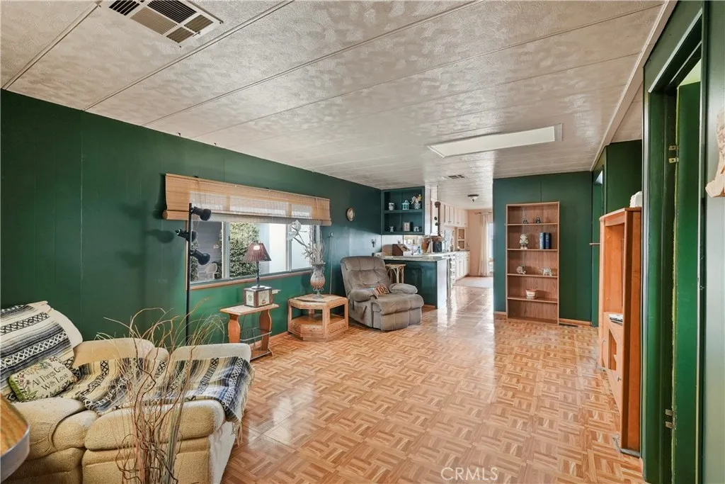 https://cdn.realtyfeed.com/cdn/127/306640997/d614d3d943a5abdac36cb391b3cca597.webp