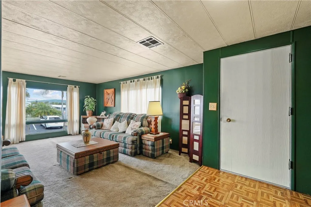 https://cdn.realtyfeed.com/cdn/127/306640997/e6b07409110cad5695209a8f8d96f65d.webp