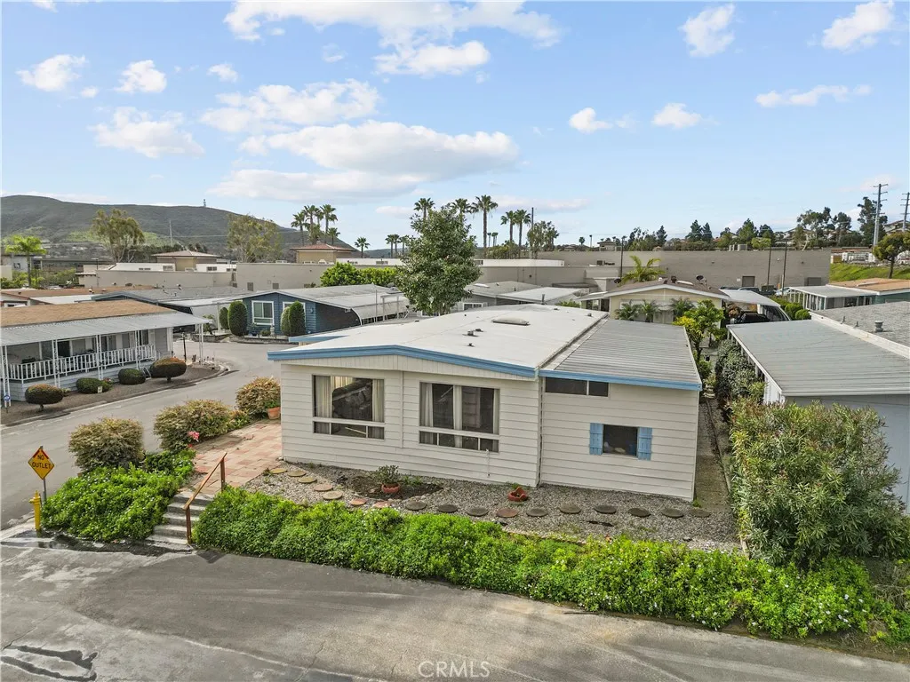 https://cdn.realtyfeed.com/cdn/127/306640997/e958fdbb0c21e21974552f77cc544819.webp