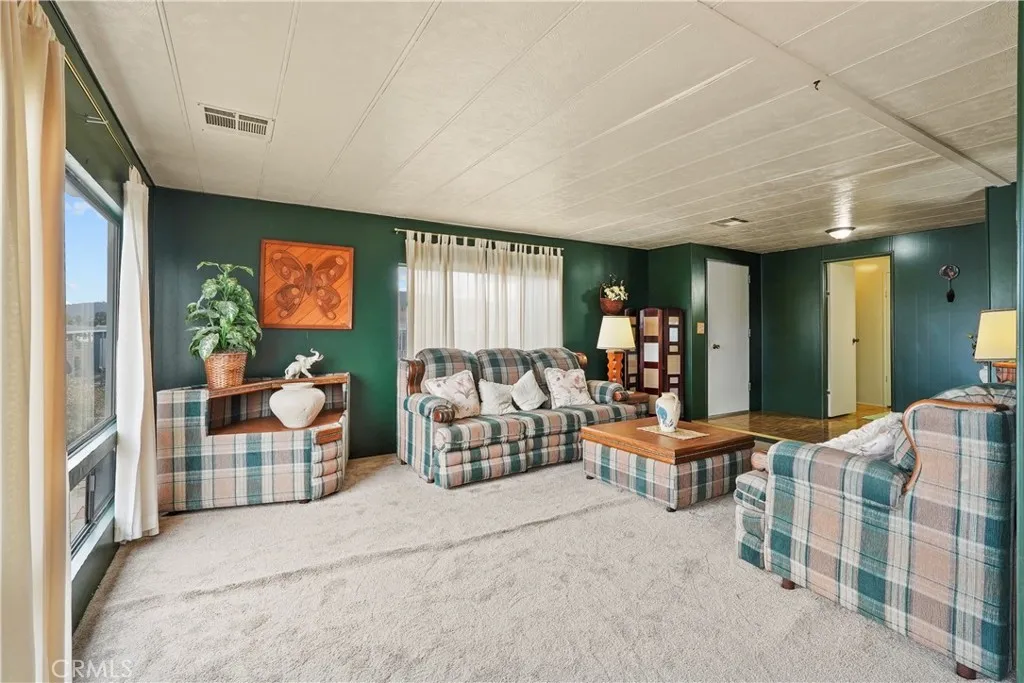 https://cdn.realtyfeed.com/cdn/127/306640997/f00433768e99c2371ecb080926a62486.webp