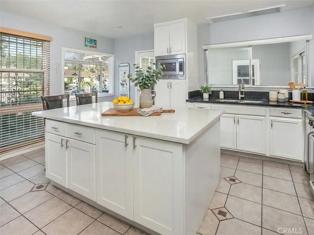 19128 Prairie Street, Northridge, CA 91324 - Photo 5 of 12, Northridge, CA