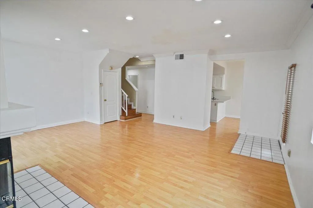 18114 Flynn Drive Unit 3602, Santa Clarita, CA 91387 - Photo 4 of 16, Santa Clarita, CA