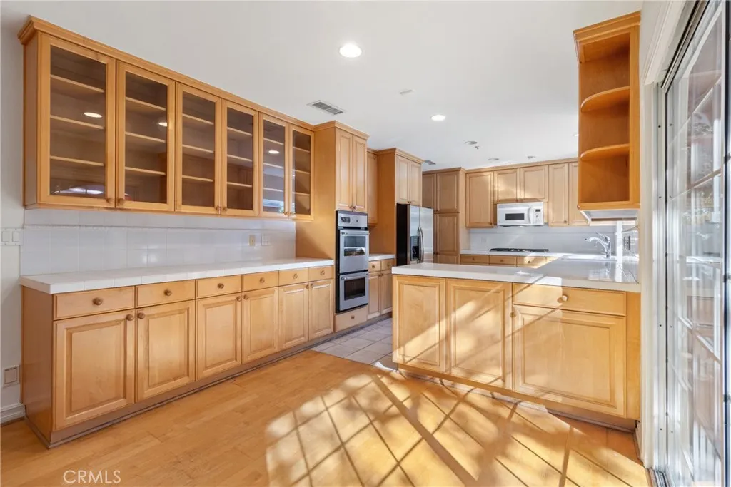 22068 Martinez Street, Woodland Hills, CA 91364 - Photo 4 of 22, Woodland Hills, CA