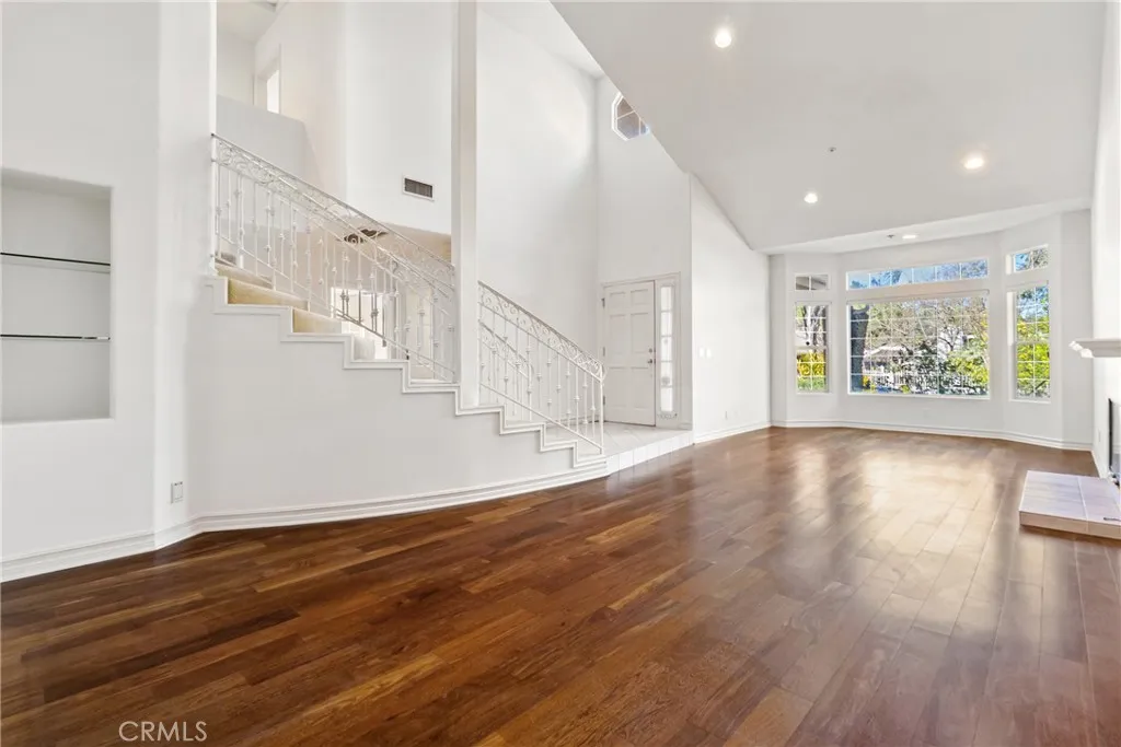 22068 Martinez Street, Woodland Hills, CA 91364 - Photo 2 of 22, Woodland Hills, CA