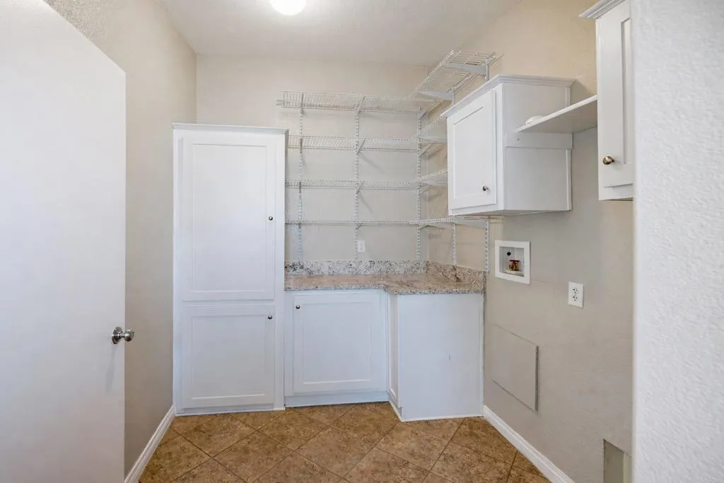 https://cdn.realtyfeed.com/cdn/127/306641064/ce9ab9ba54a95e8027787222b6c812c6.webp