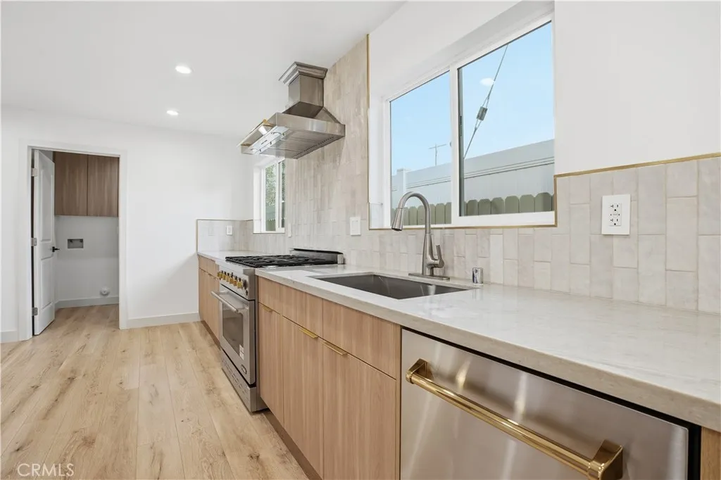 12952 Elkwood, North Hollywood, CA 91605 - Photo 4 of 59, North Hollywood, CA