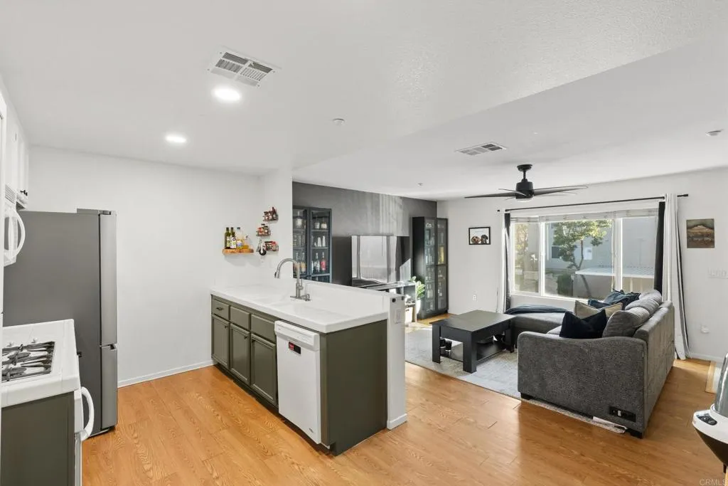 https://cdn.realtyfeed.com/cdn/127/306641234/00d6be19e6307e1c49849e0706be18d5.webp