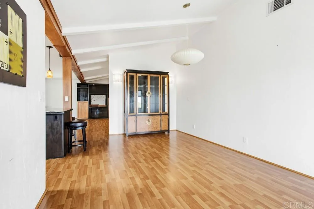 https://cdn.realtyfeed.com/cdn/127/306641354/16861fce48c3f90e739810c8699993bd.webp