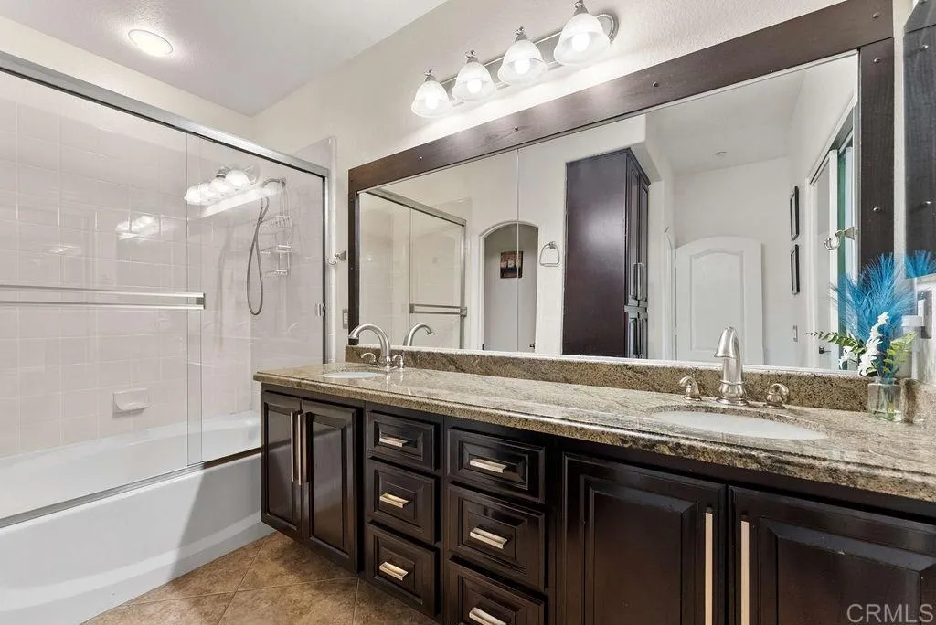https://cdn.realtyfeed.com/cdn/127/306641393/0446605f18852316cb7189ebd4318fd7.webp