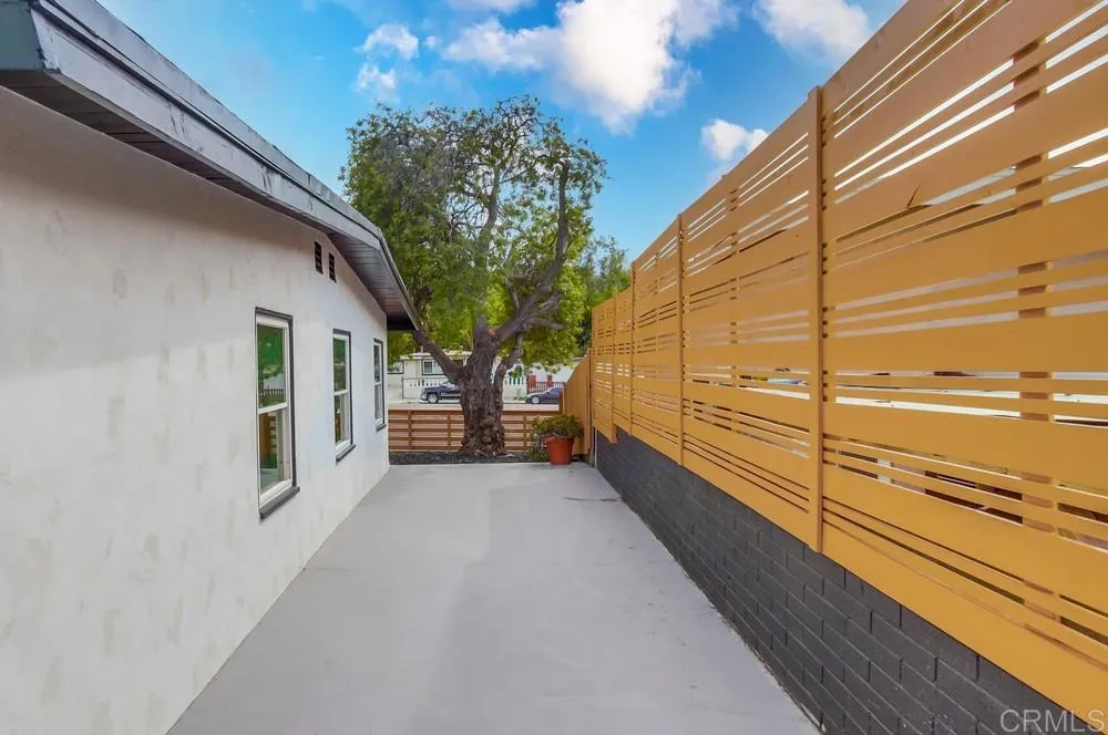https://cdn.realtyfeed.com/cdn/127/306641483/640190f5741234eec5a8486051b723a2.webp