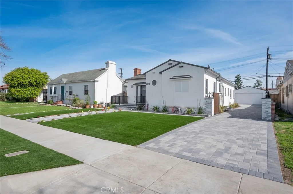 Inglewood, CA 90305