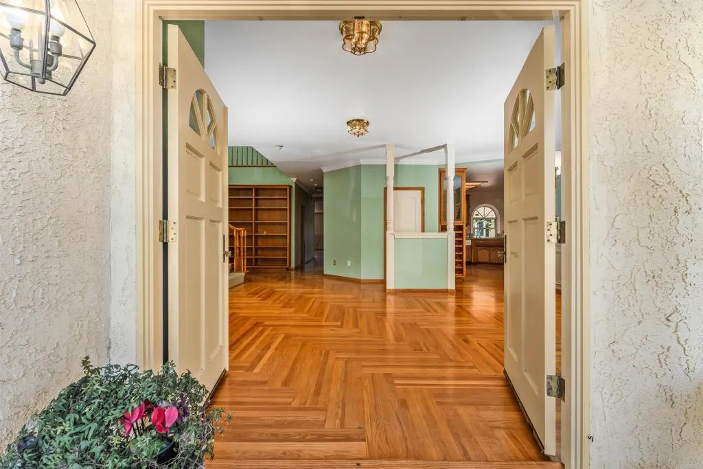 https://cdn.realtyfeed.com/cdn/127/306641522/5f5e3ddb9692c82b44bce800ad3ee314.webp