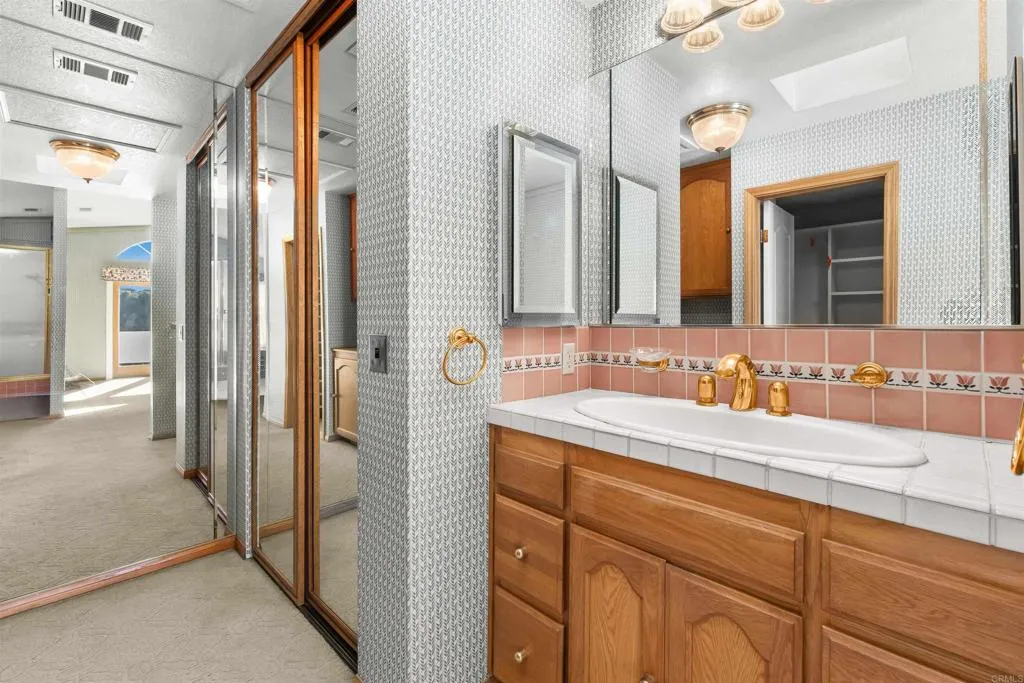 https://cdn.realtyfeed.com/cdn/127/306641522/9d6d2130055f92e6c24a122bca1f32d2.webp