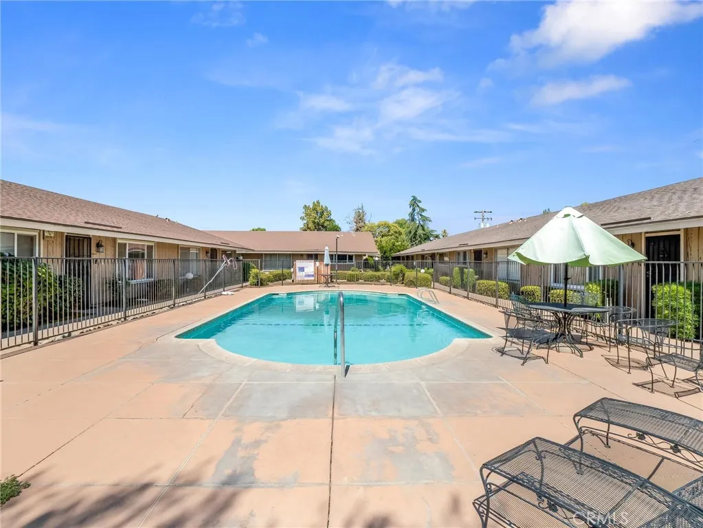 3725 N Fruit Avenue Unit B, Fresno, CA 93705 - Photo 4 of 22, Fresno, CA