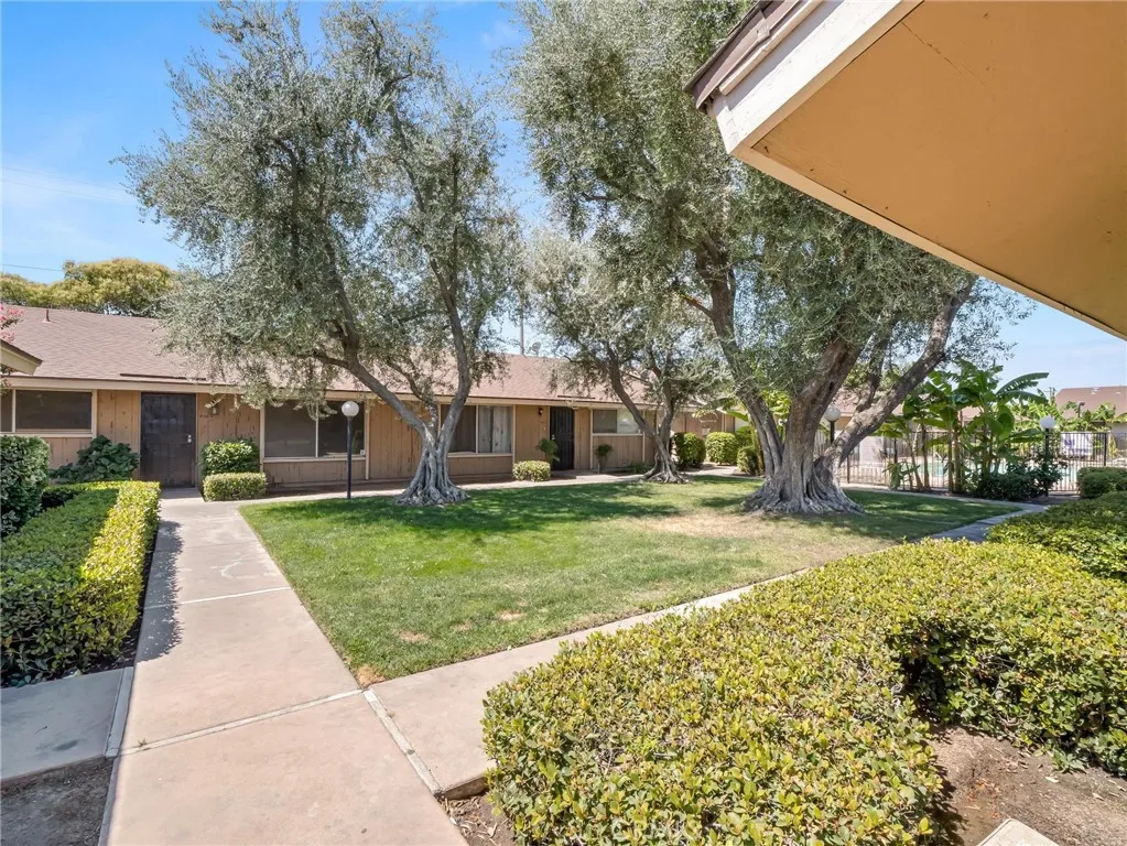 3725 N Fruit Avenue Unit B, Fresno, CA 93705 - Main photo, Fresno, CA