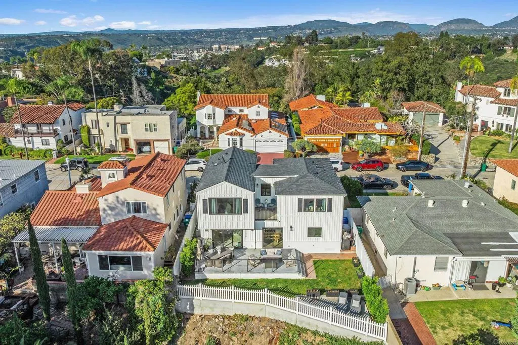 https://cdn.realtyfeed.com/cdn/127/306641576/3766659c7fc9fe213363f70c379f9c5a.webp