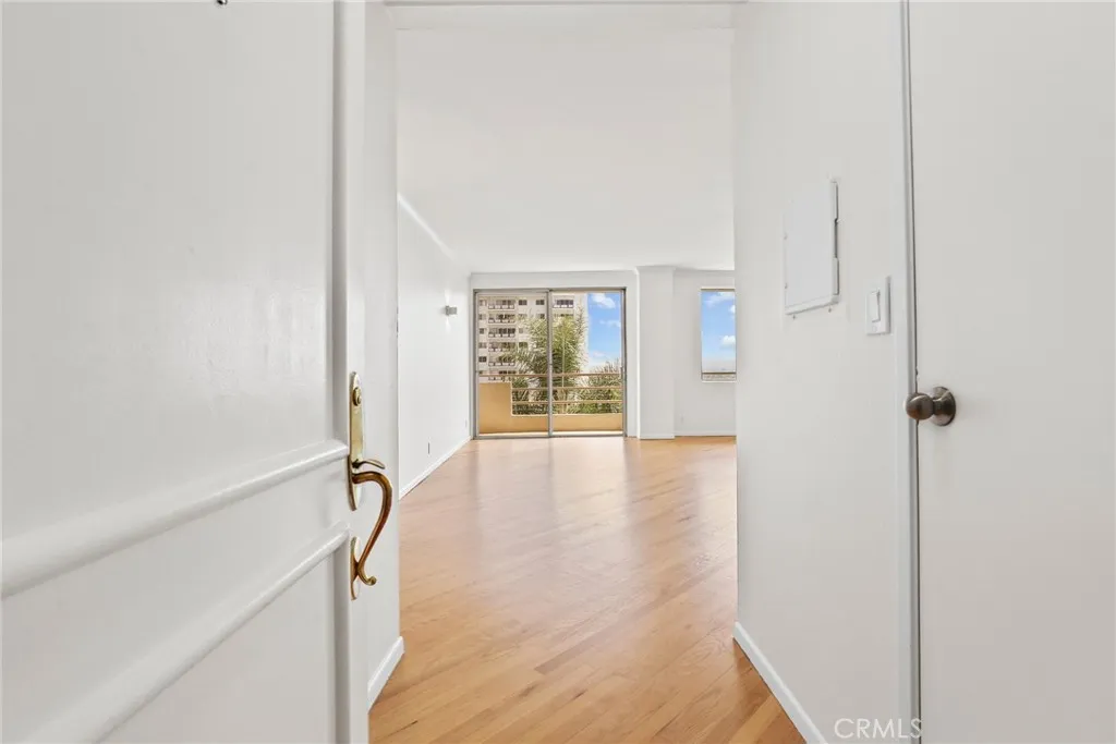 1131 Alta Loma Road Unit 527, West Hollywood, CA 90069 - Photo 3 of 29, West Hollywood, CA