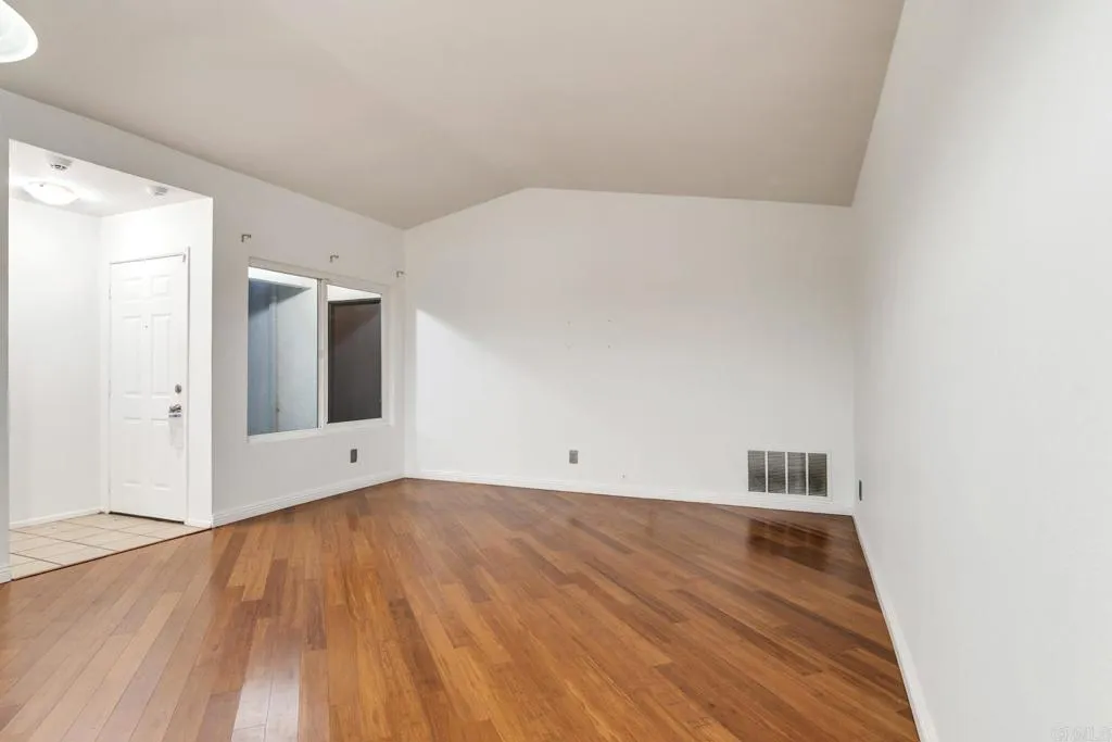 Photo #10: NDP2601349 Listing: Photo #10