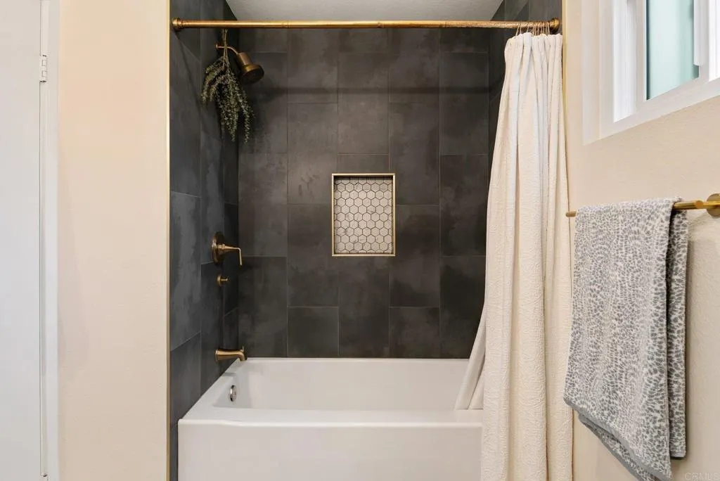 Photo #4: PTP2601105 Listing: Photo #4