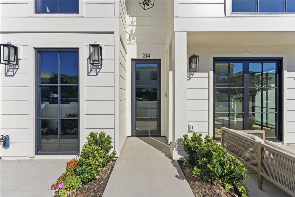 Newport Beach, CA 92662