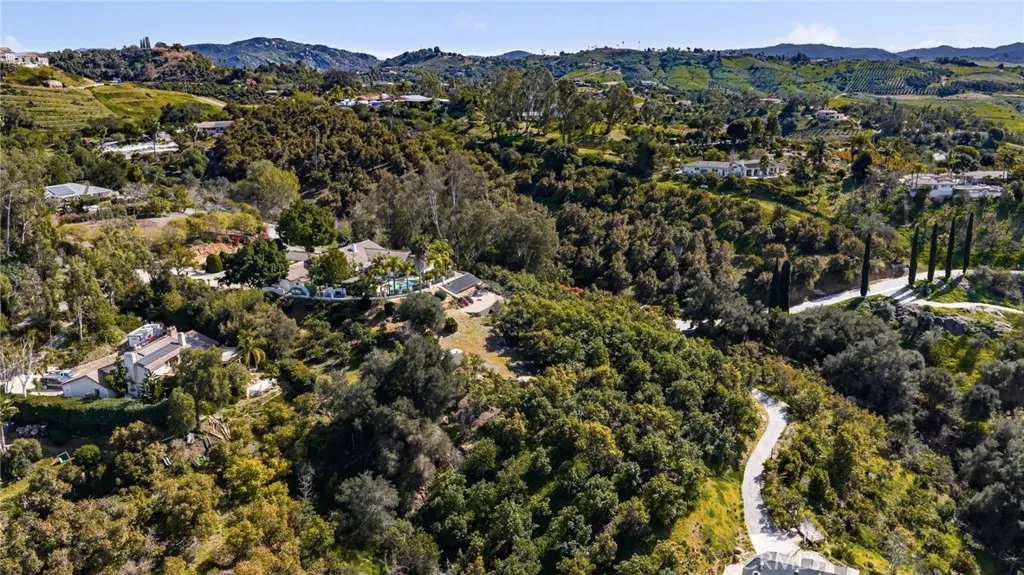https://cdn.realtyfeed.com/cdn/127/306641788/22fac7560927b462f0d9f85afb16ed0f.webp