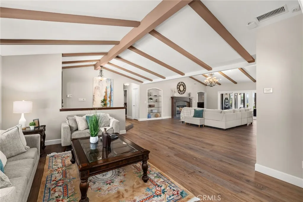 https://cdn.realtyfeed.com/cdn/127/306641788/35d9da3f868c6b93d739354fa8fbef09.webp
