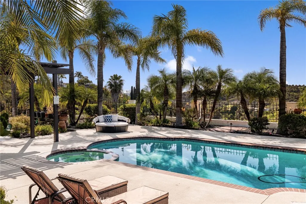 https://cdn.realtyfeed.com/cdn/127/306641788/86a9cfc9f027d2558d8135bbd09e1b48.webp