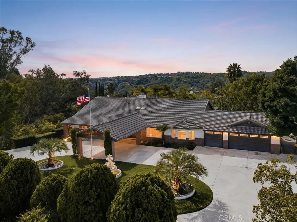 https://cdn.realtyfeed.com/cdn/127/306641788/886bcf14e55ac0ce78176b36f6d60974.webp