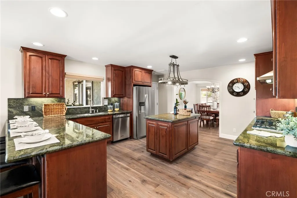 https://cdn.realtyfeed.com/cdn/127/306641788/ca0b0d2c7fedfd7bd9862530fbc8bc88.webp