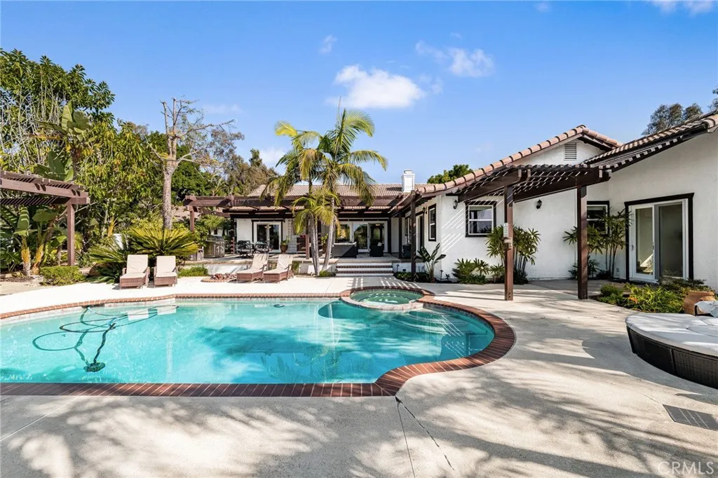 https://cdn.realtyfeed.com/cdn/127/306641788/cb15bec8074b74e46079d5dbb442aa2e.webp