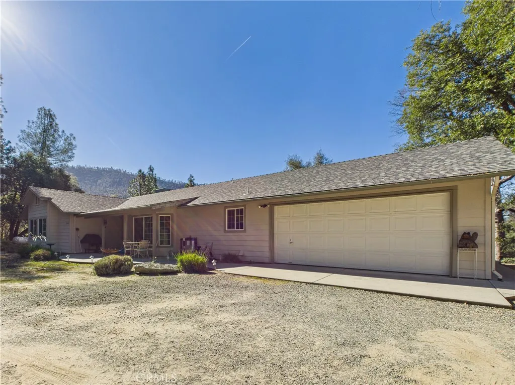 37550 Mountain Lakes, Oakhurst, CA 93644 - Photo 2 of 71, Oakhurst, CA