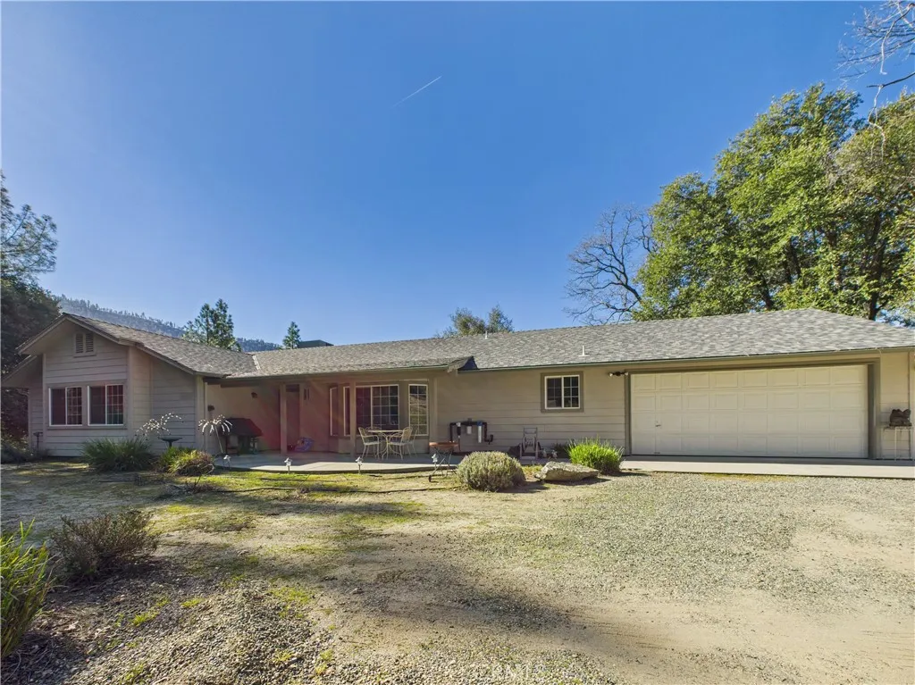 37550 Mountain Lakes, Oakhurst, CA 93644 - Photo 3 of 71, Oakhurst, CA