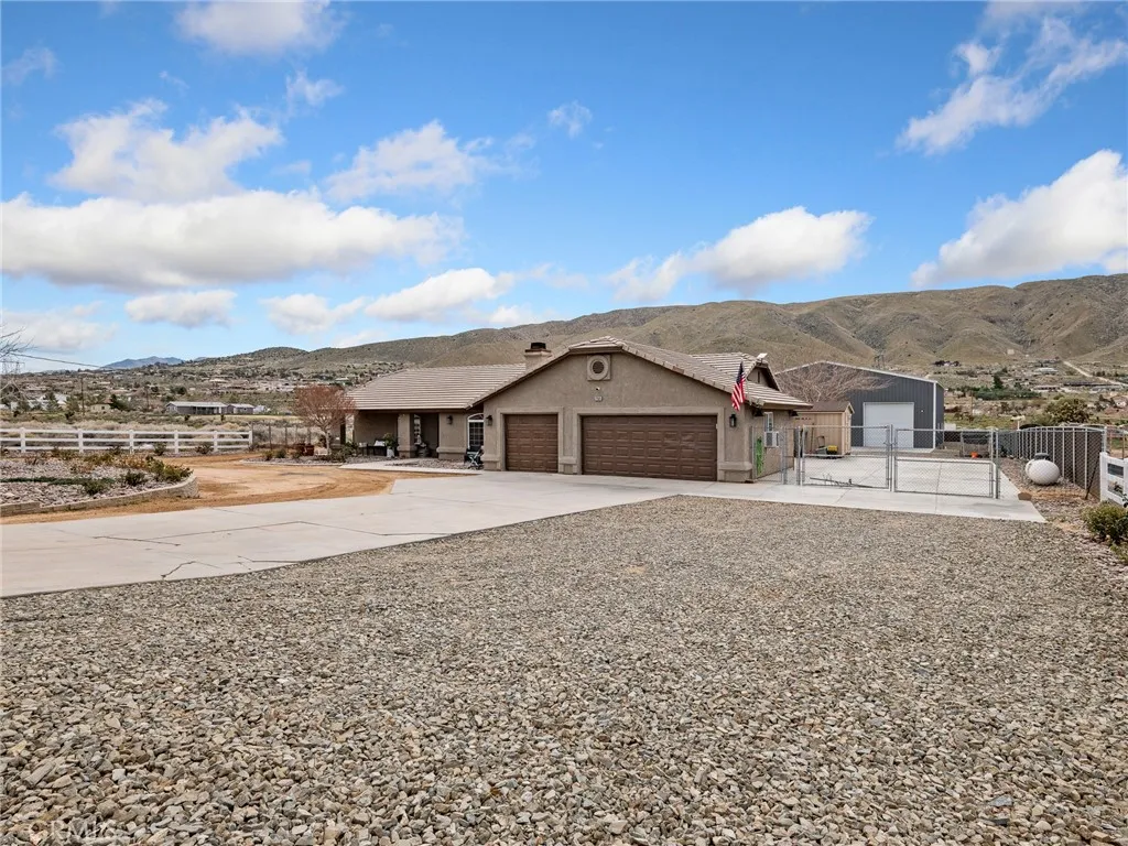 22585 Ocotillo Way, Apple Valley, CA 92308 - Photo 2 of 42, Apple Valley, CA