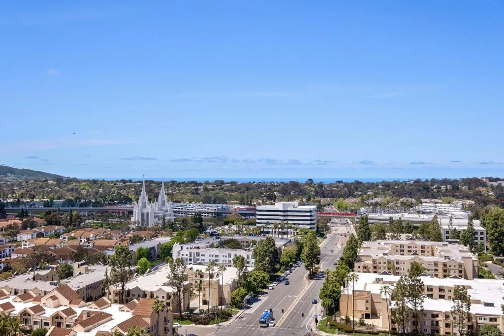 https://cdn.realtyfeed.com/cdn/127/306642031/aa021af3e0b0a28eb68adbabb8f6d011.webp