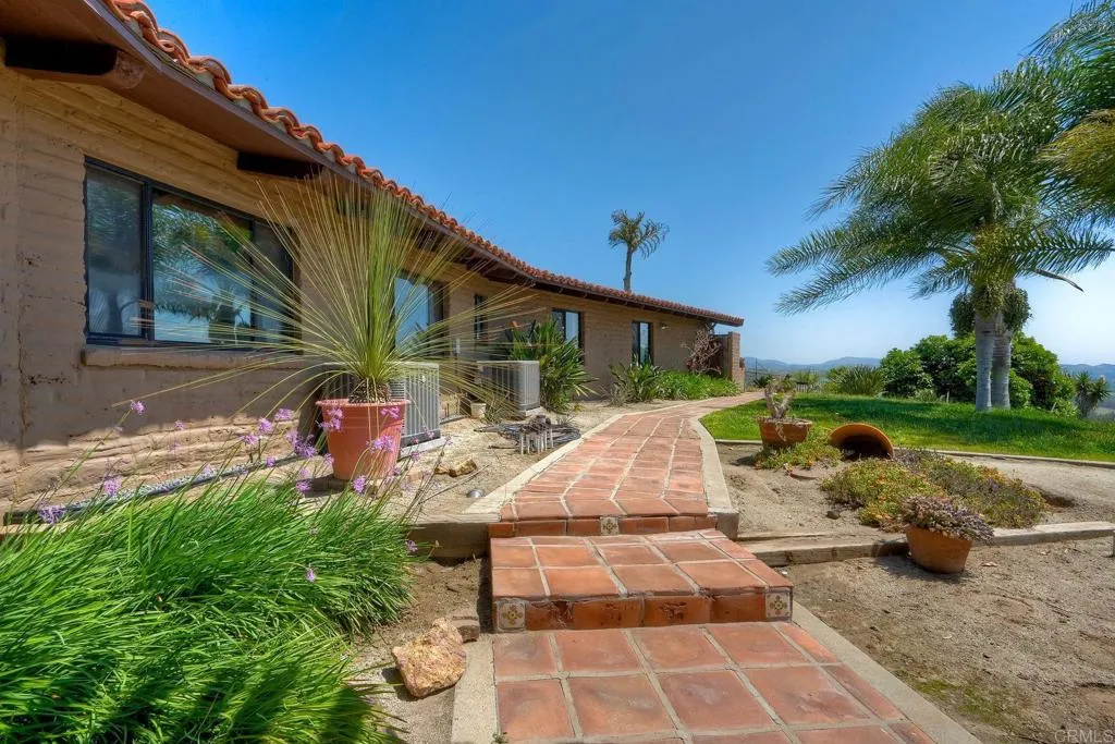 https://cdn.realtyfeed.com/cdn/127/306642034/0b4c3a42d56c342b5c2e978f31c592b9.webp