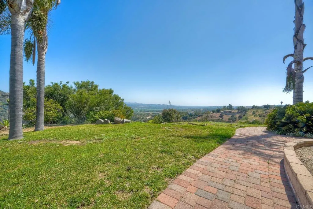 https://cdn.realtyfeed.com/cdn/127/306642034/33ae21fe91d8cab80330ddecb2cae0a1.webp