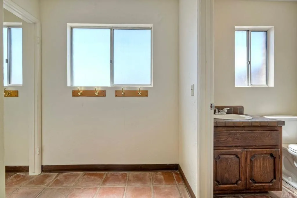 https://cdn.realtyfeed.com/cdn/127/306642034/b69efe0dd28952847e3b9f0914abc226.webp