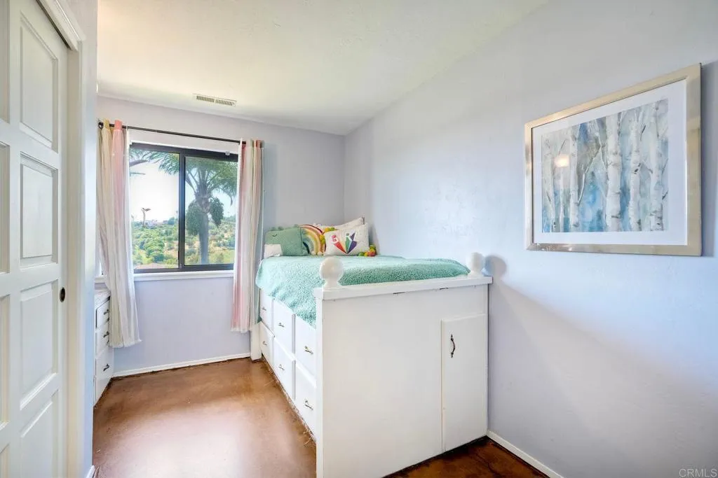 https://cdn.realtyfeed.com/cdn/127/306642034/d242476273a341bdf06ed04466a253e9.webp