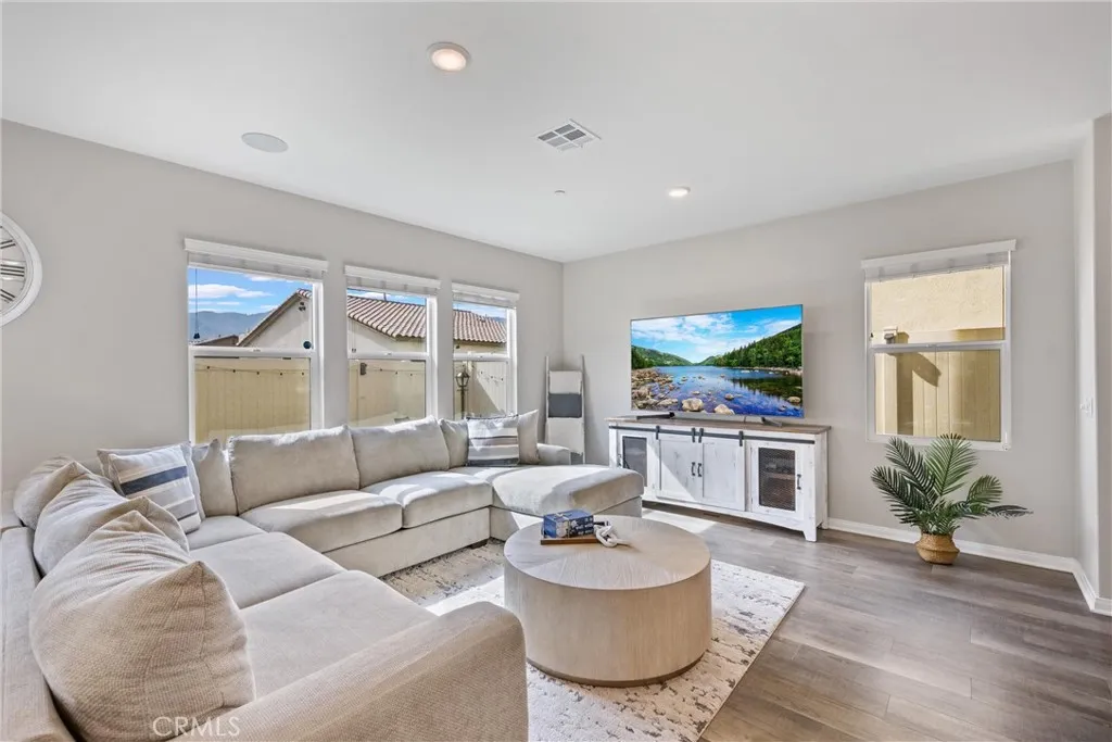24572 Acadia Drive, Corona, CA 92883 - Photo 4 of 39, Corona, CA