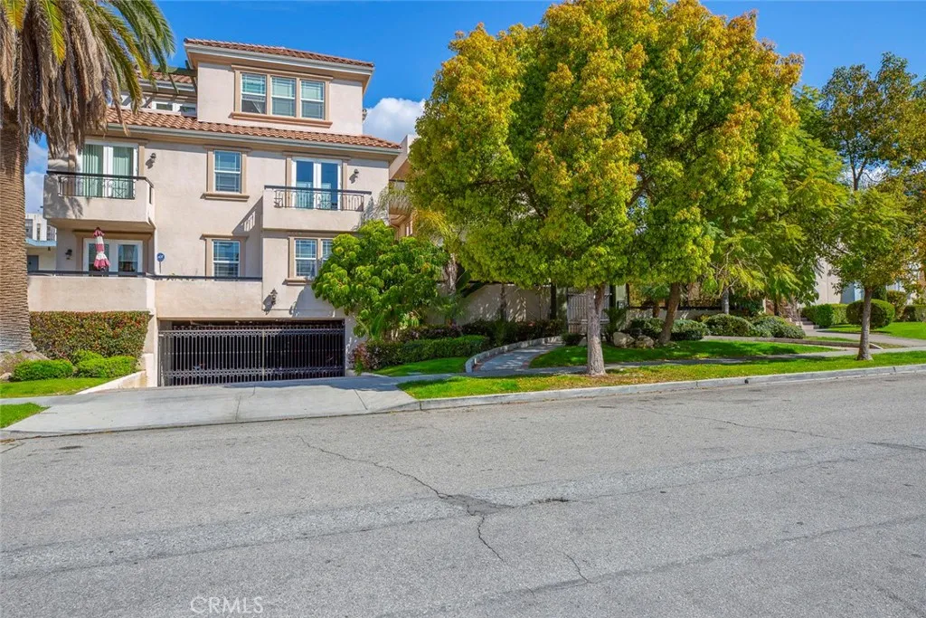 Glendale, CA 91203