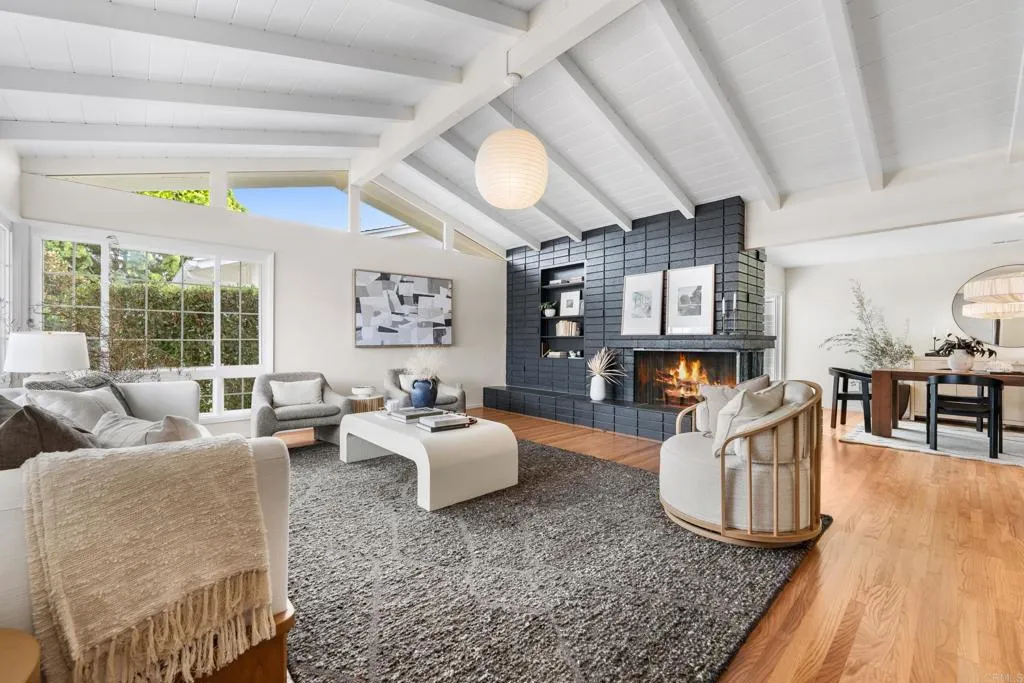 633 Sunnyhill Drive, Los Angeles, CA, 90065