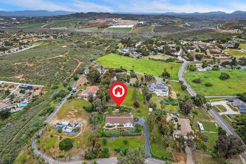 https://cdn.realtyfeed.com/cdn/127/306642165/1996802c2b92b43d89c5c75f16444ab8.webp