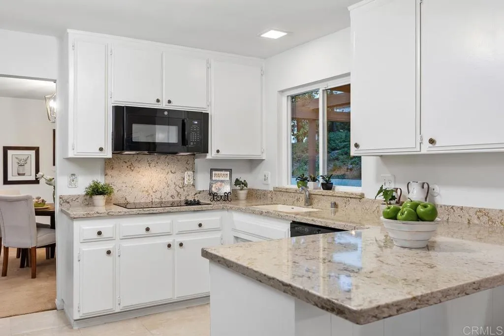 https://cdn.realtyfeed.com/cdn/127/306642165/28b51e64372bcf481265e68a8afed1c6.webp