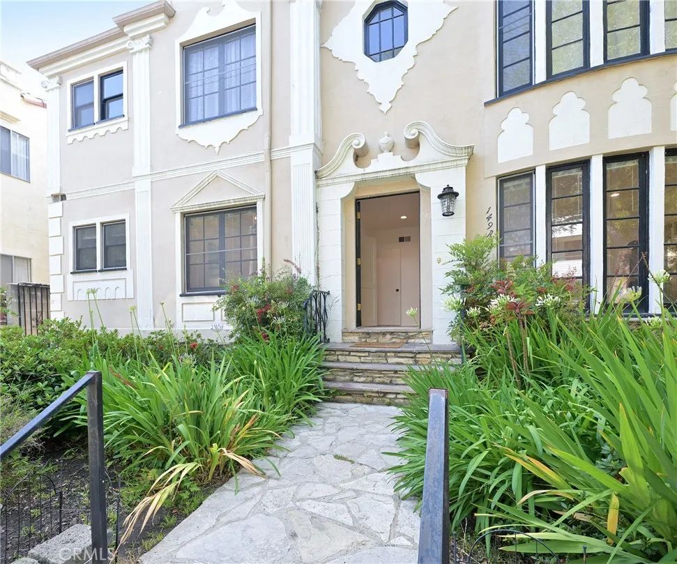 149 South Crescent Drive Unit 149a, Beverly Hills, CA 90212 - Photo 4 of 22, Beverly Hills, CA