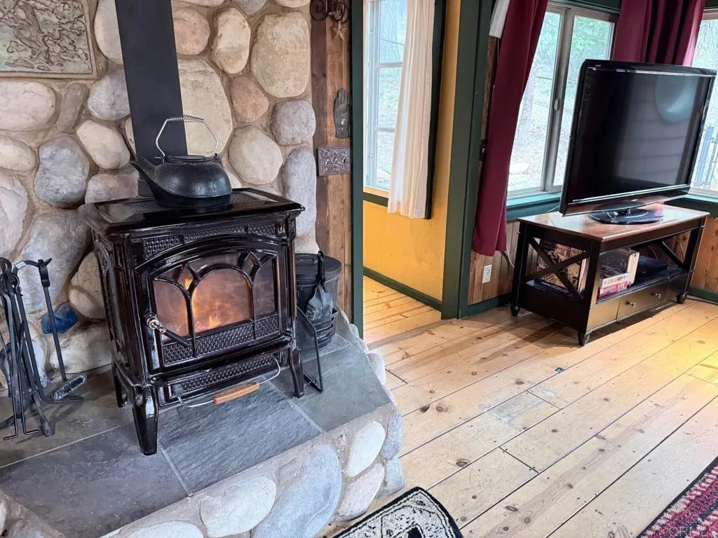https://cdn.realtyfeed.com/cdn/127/306642190/6621cab3fca87b86e635b82be3cfc374.webp