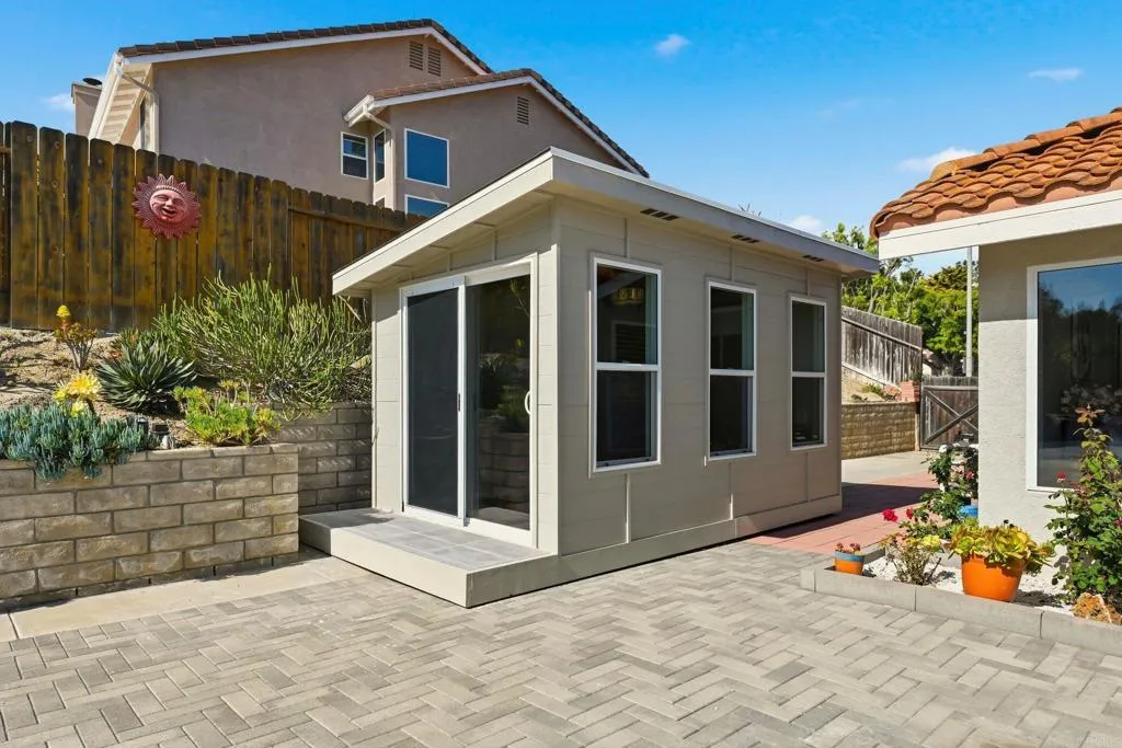 https://cdn.realtyfeed.com/cdn/127/306642256/7d87cab4f6105b1ec146e351c3a1539c.webp