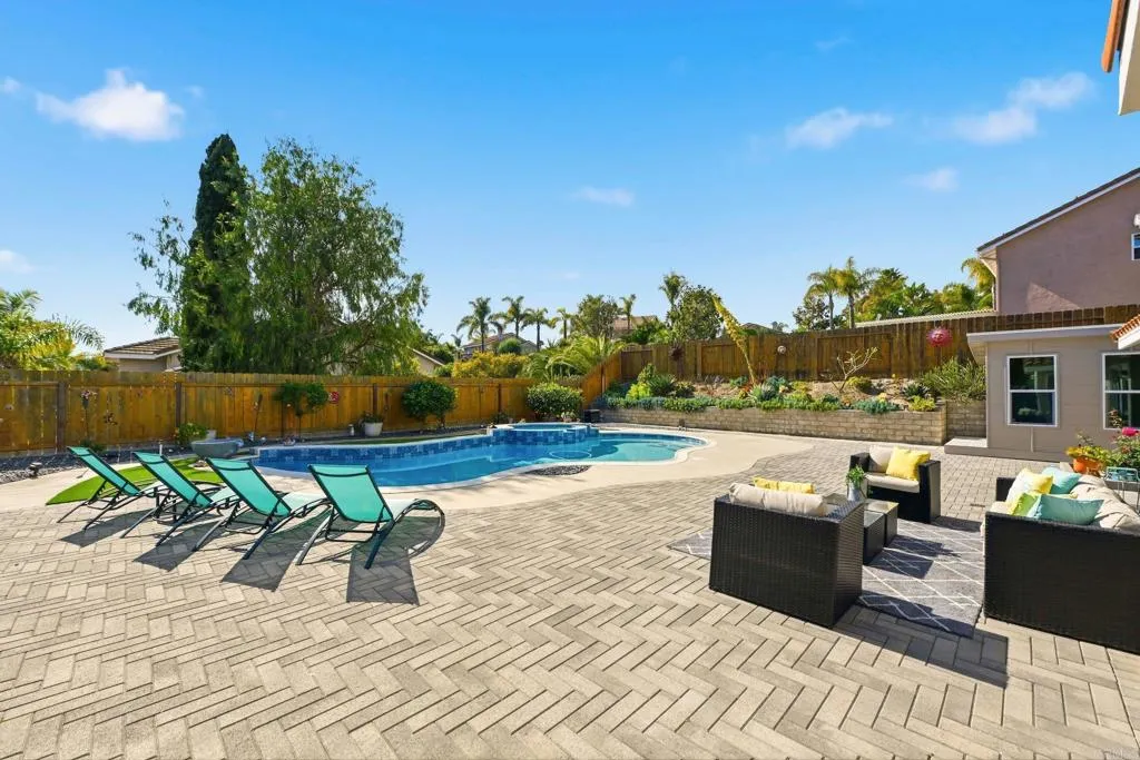https://cdn.realtyfeed.com/cdn/127/306642256/b5469173216a7adcaaff9b2432c5c5de.webp