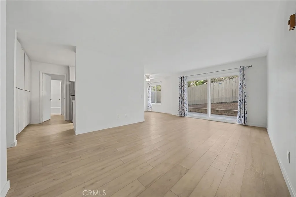 https://cdn.realtyfeed.com/cdn/127/306642326/5b7bb7e3f01fb1444a5c8c078f6054d3.webp